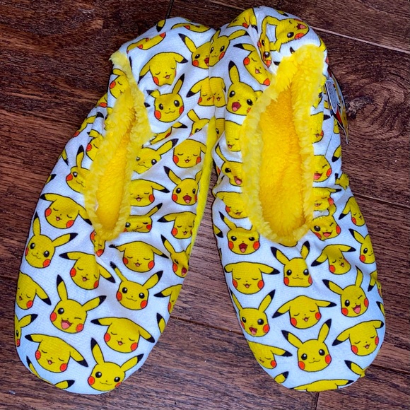 Pokémon Pikachu Slippers Unisex - Picture 1 of 6
